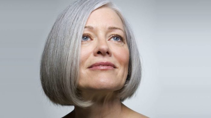 Модні зачіски на коротке волосся для жінок 50 років.